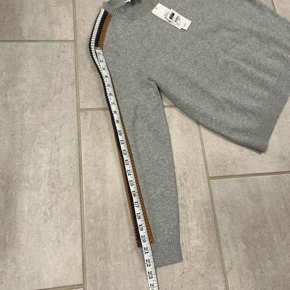 Women’s DKNY Gray Sweater with Striped Sleeves Size Small - Picture 8 of 9